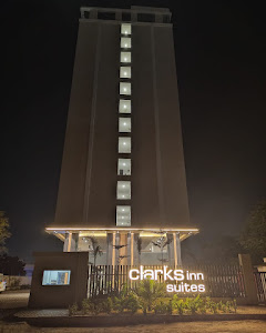 Clarks Inn Suites / Similar