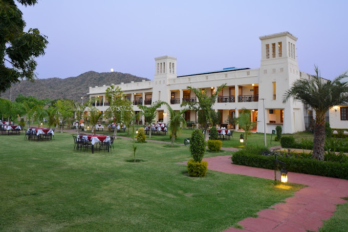 Aaram Baagh  Resort / Similar