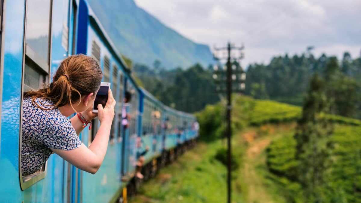 রাক্সৌল এর উদ্দেশ্যে ট্রেন যাত্রা ।
