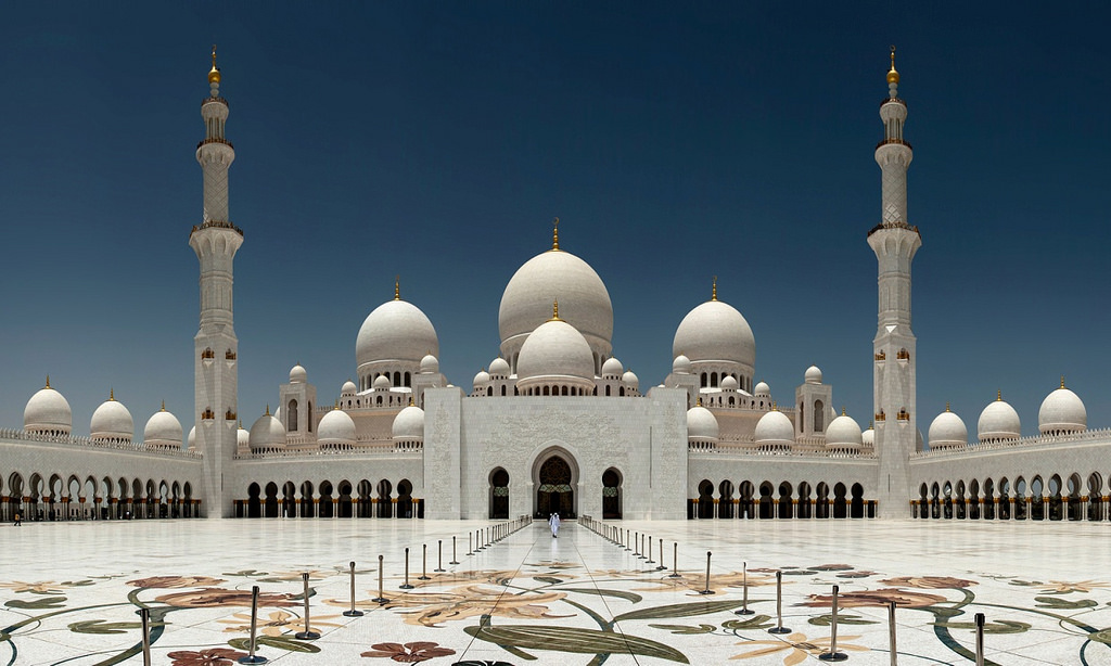 Abu Dhabi City Tour & Theme Park Fun.